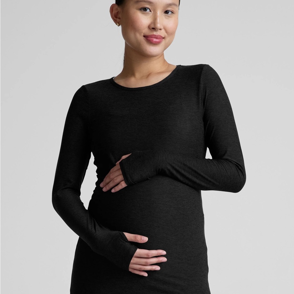 Pair of 2 Beyond Yoga Featherweight “Count On Me” Maternity long sleeve tees